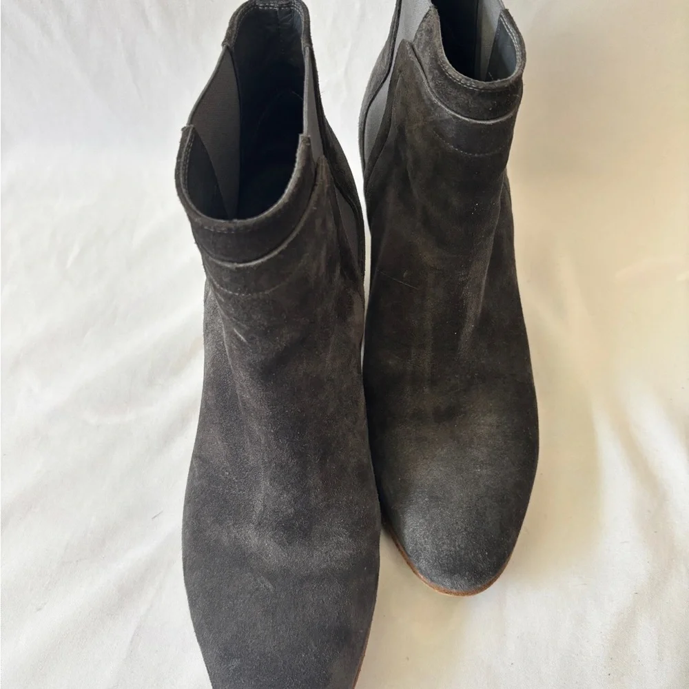 Vince boots heel